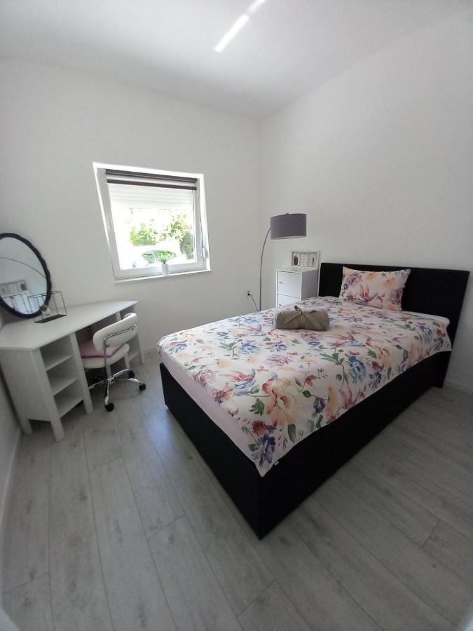 Apartamento Drenova Apartman Rijeka Exterior foto